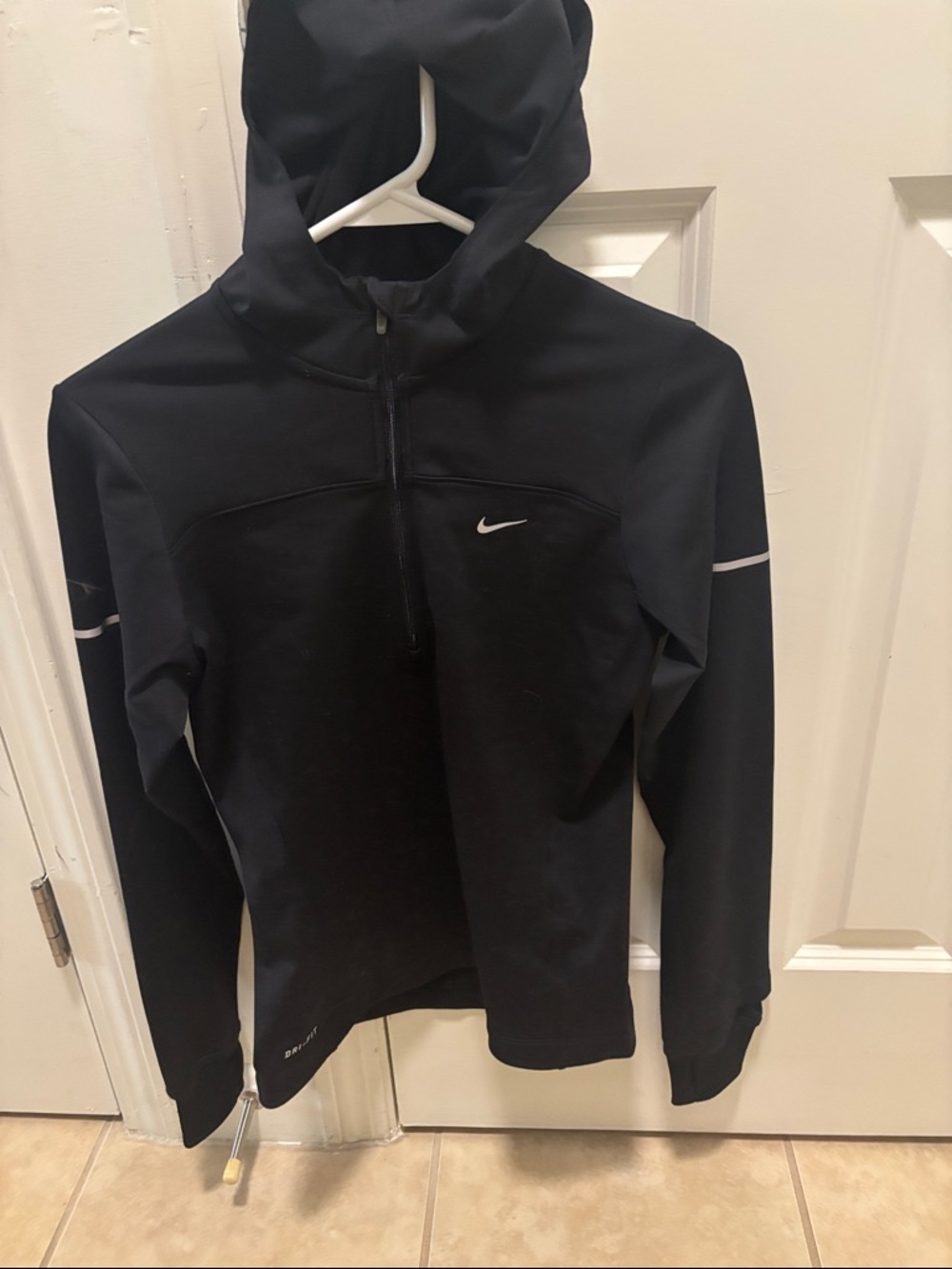 NWOT Nike Dri Fit running Black 1/2 Zip Pullover hooded Woman Xs